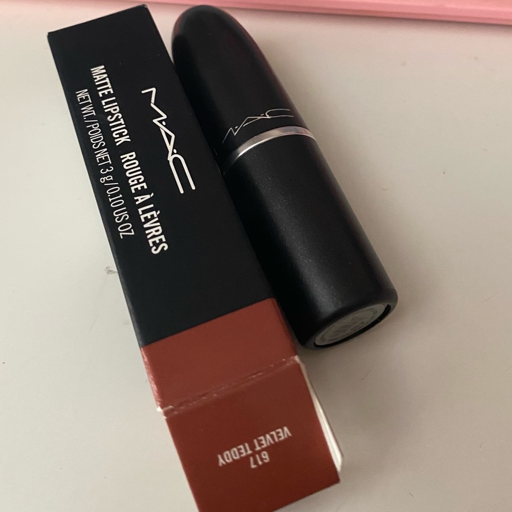 MAC COSMETICS Matte Lipstick - Velvet Teddy 617